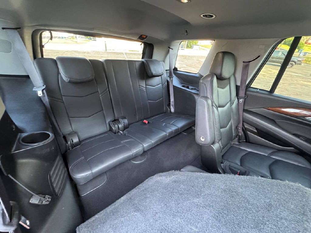 2017 Cadillac Escalade Image 15
