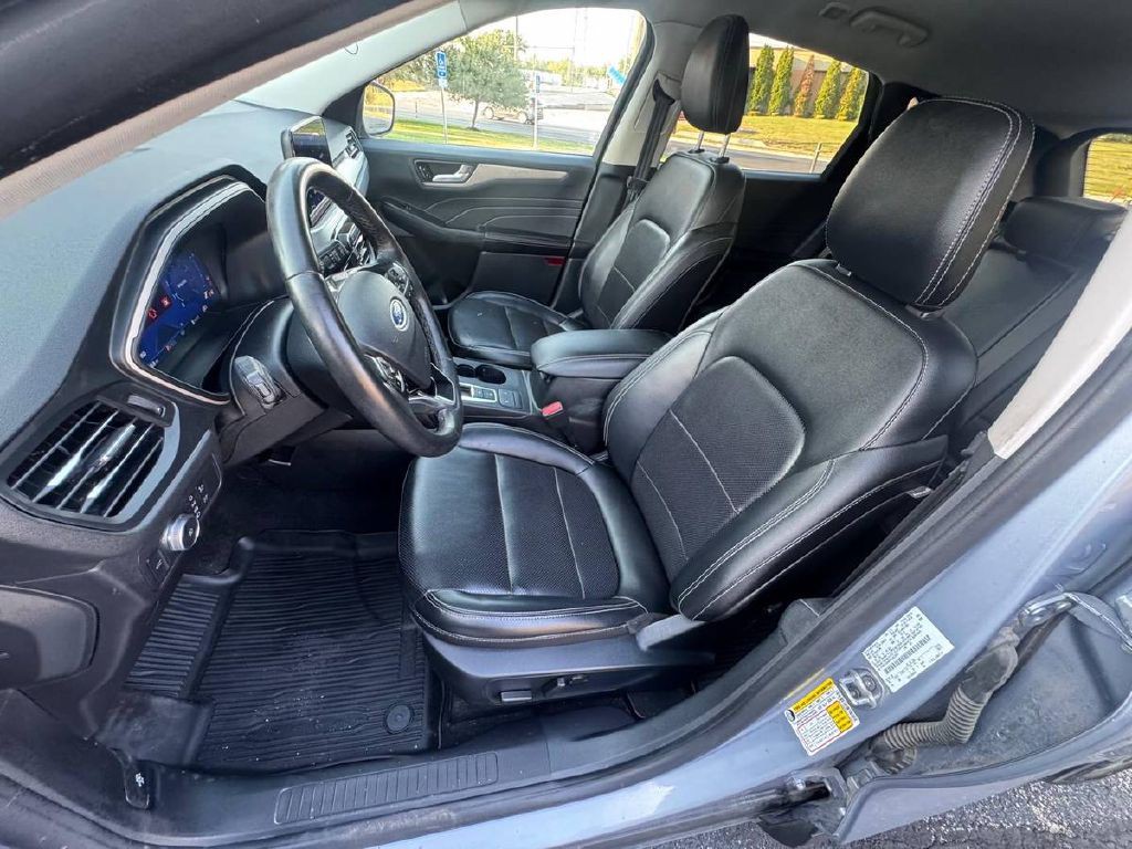 2022 Ford Escape Image 9