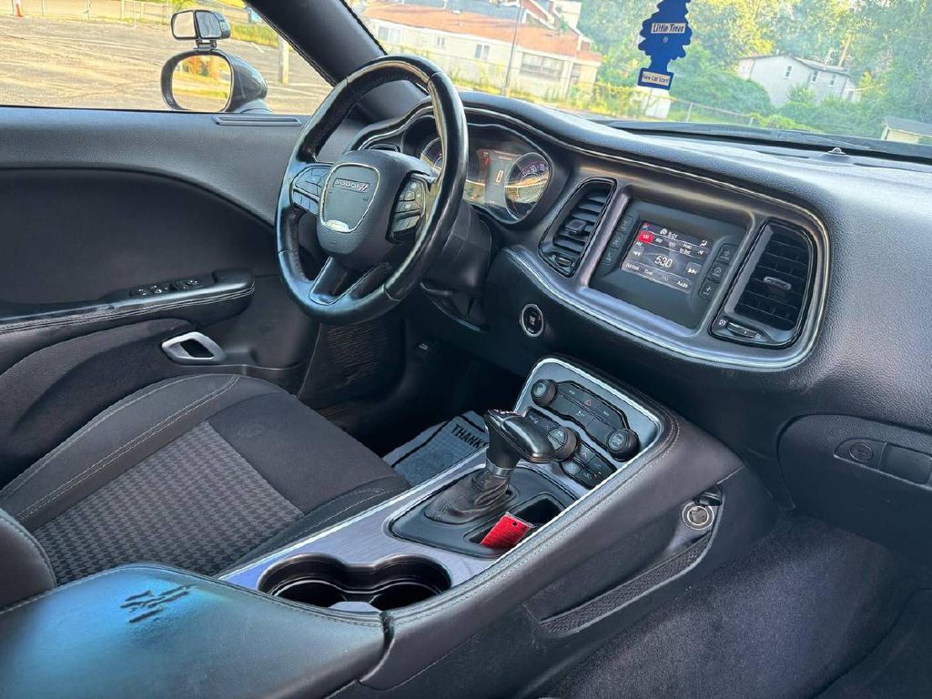 2015 Dodge Challenger Image 13