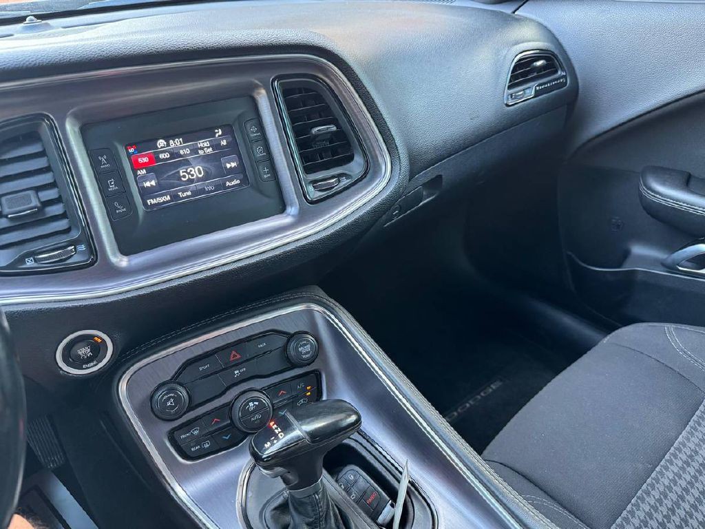 2015 Dodge Challenger Image 15