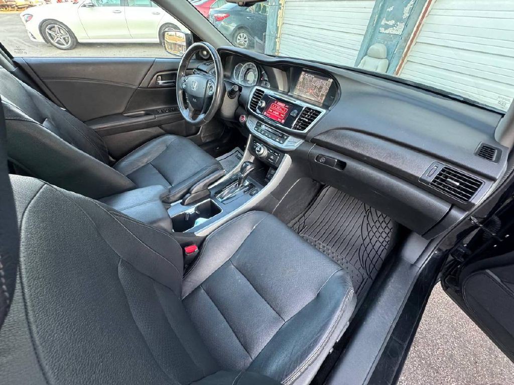 2013 Honda Accord Image 12