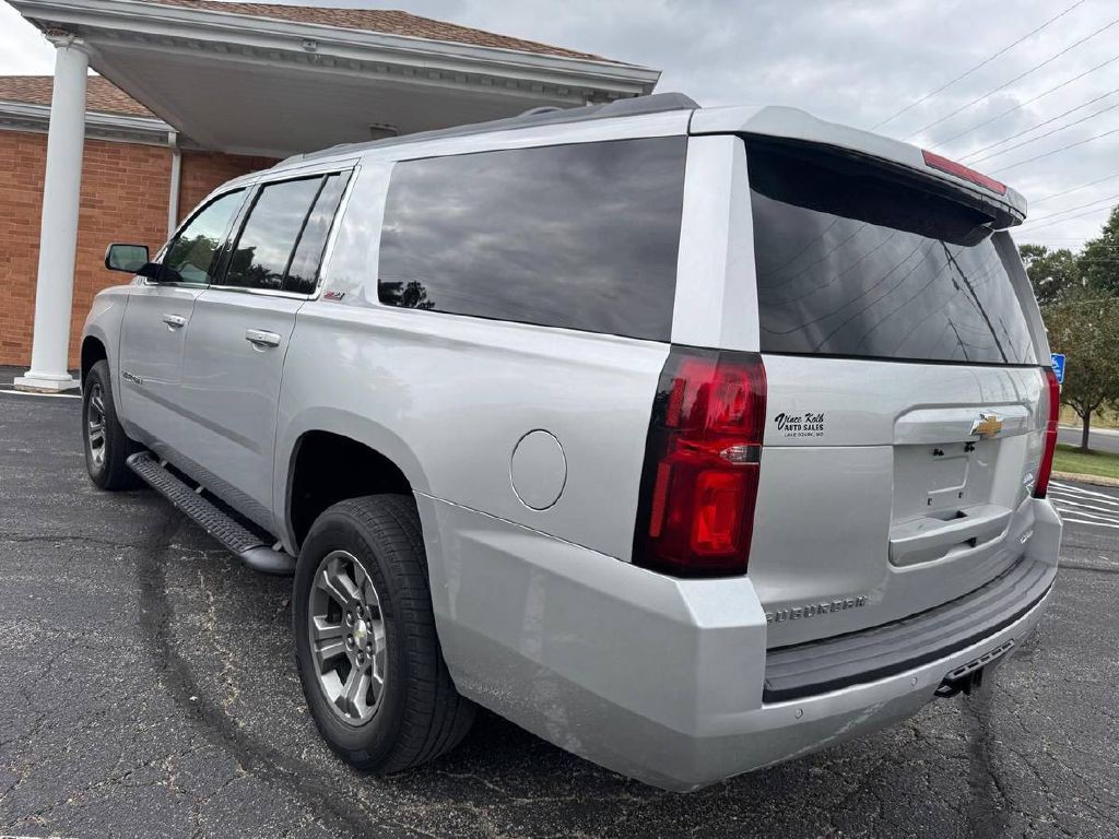 2017 Chevrolet Suburban Image 8
