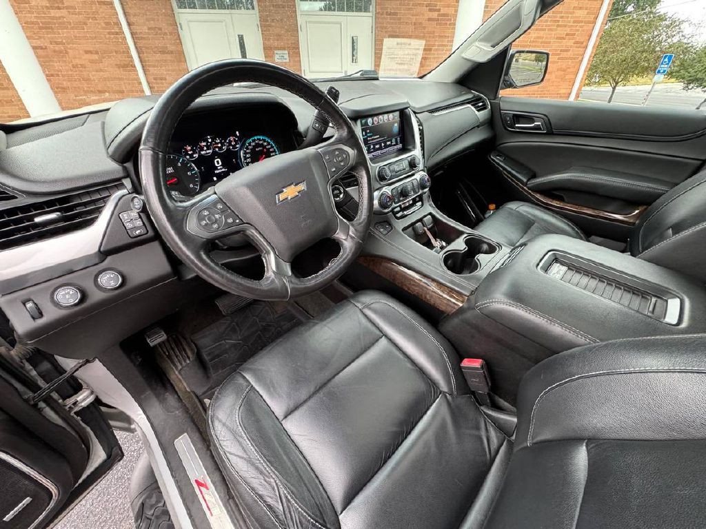 2017 Chevrolet Suburban Image 10