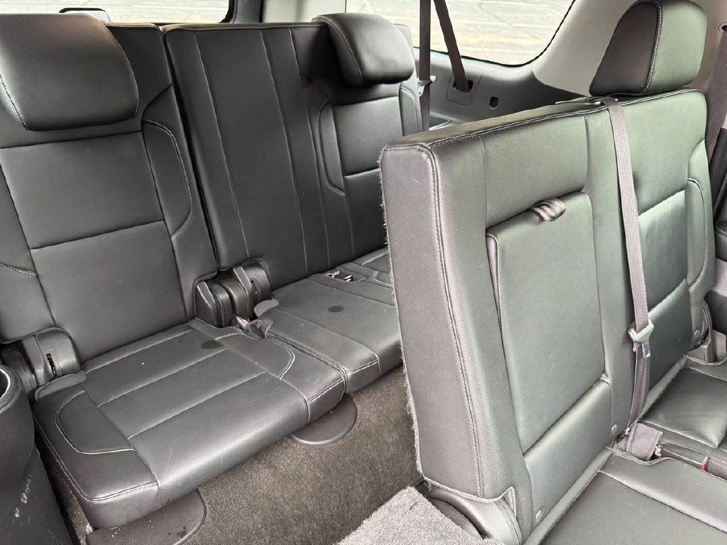 2017 Chevrolet Suburban Image 13