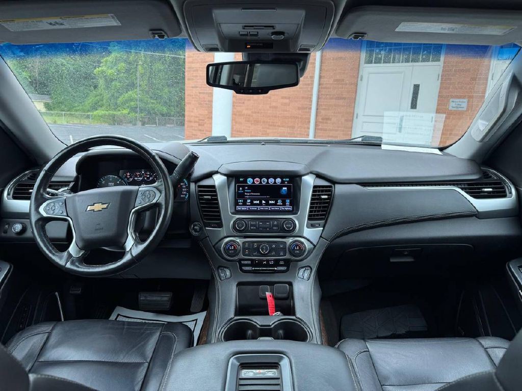 2017 Chevrolet Suburban Image 15