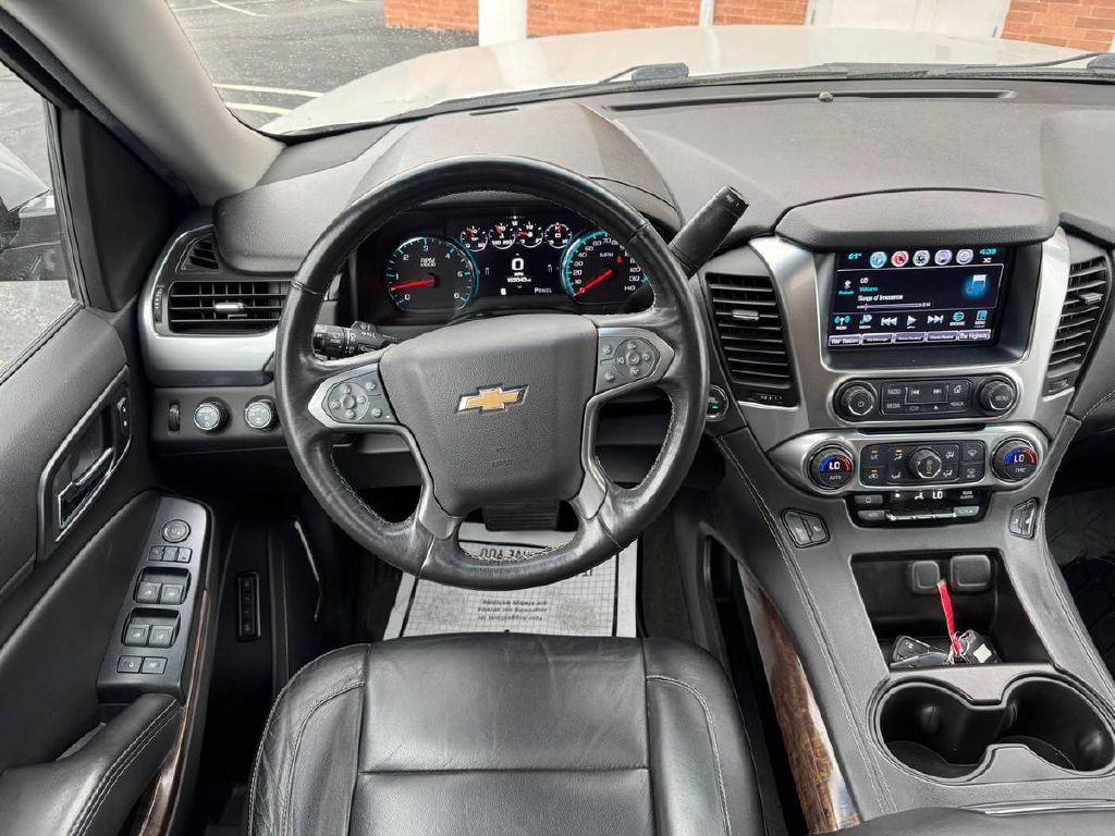 2017 Chevrolet Suburban Image 16