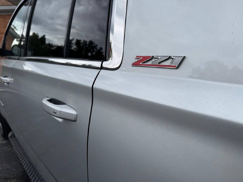 2017 Chevrolet Suburban Image 21
