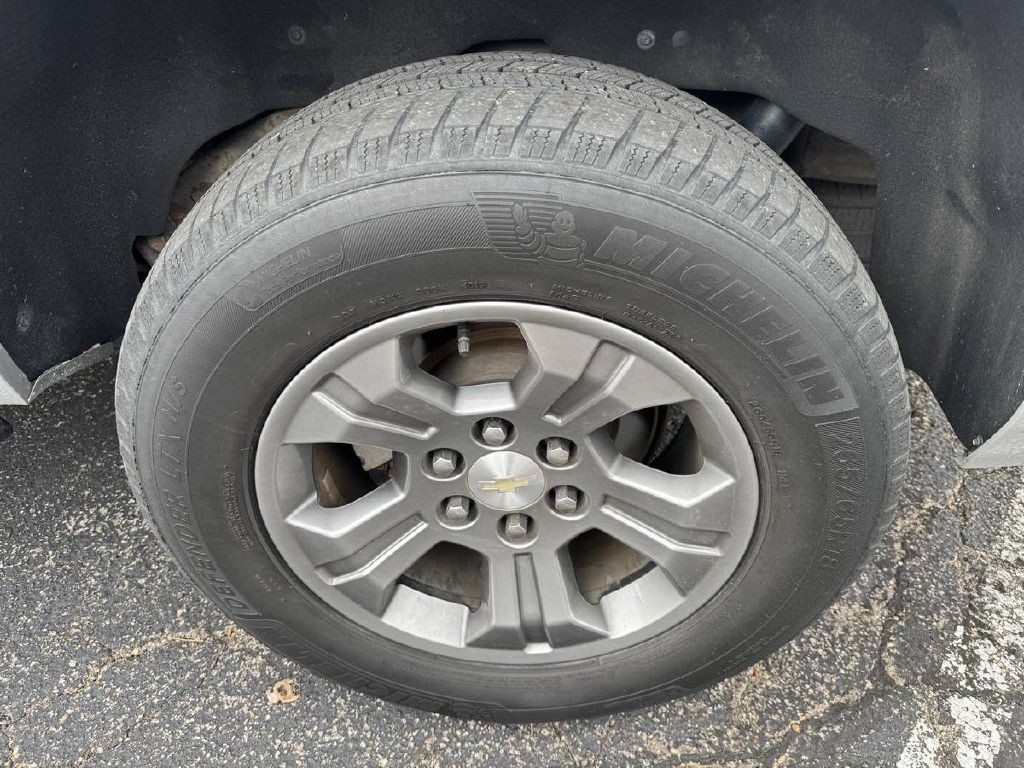 2017 Chevrolet Suburban Image 22