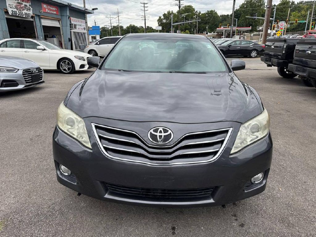 2011 Toyota Camry Image 2