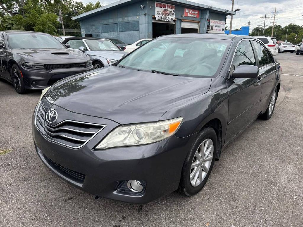 2011 Toyota Camry Image 3