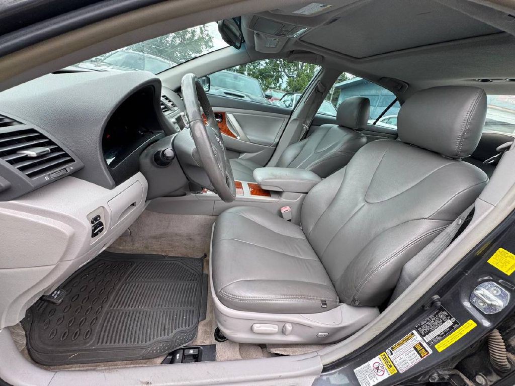 2011 Toyota Camry Image 9