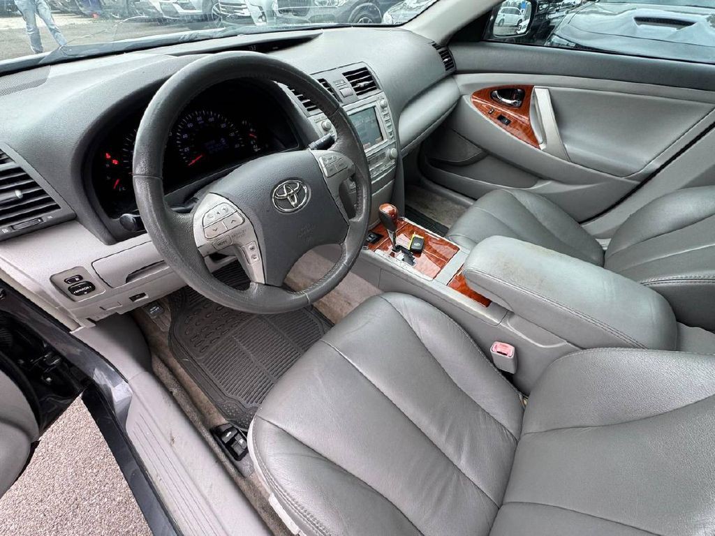 2011 Toyota Camry Image 10