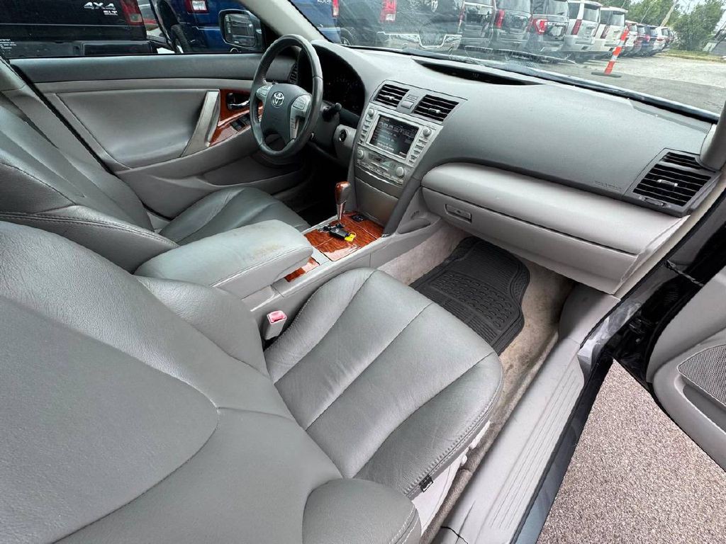 2011 Toyota Camry Image 12