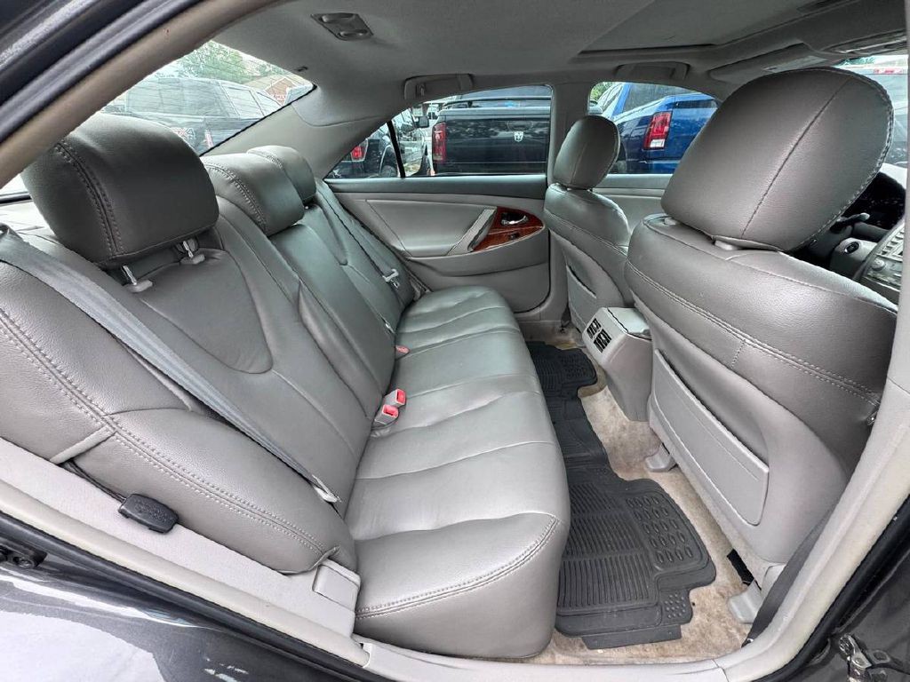 2011 Toyota Camry Image 14