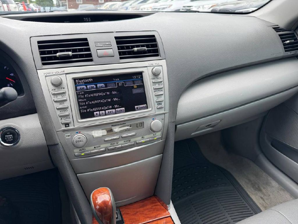 2011 Toyota Camry Image 18