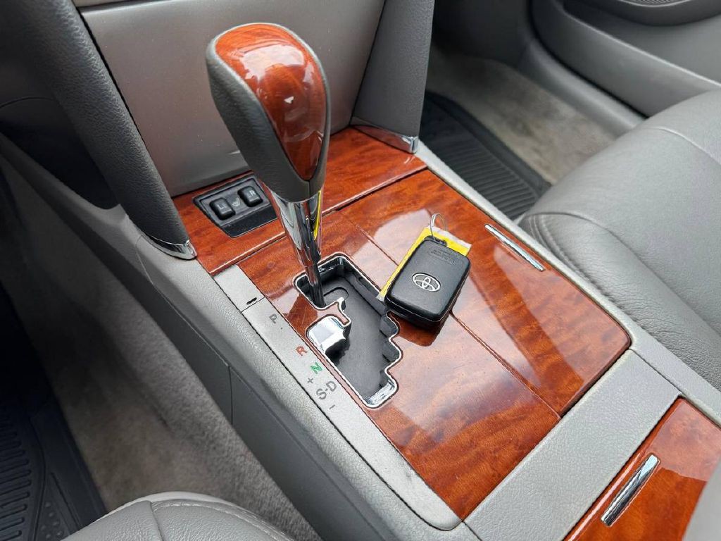 2011 Toyota Camry Image 20