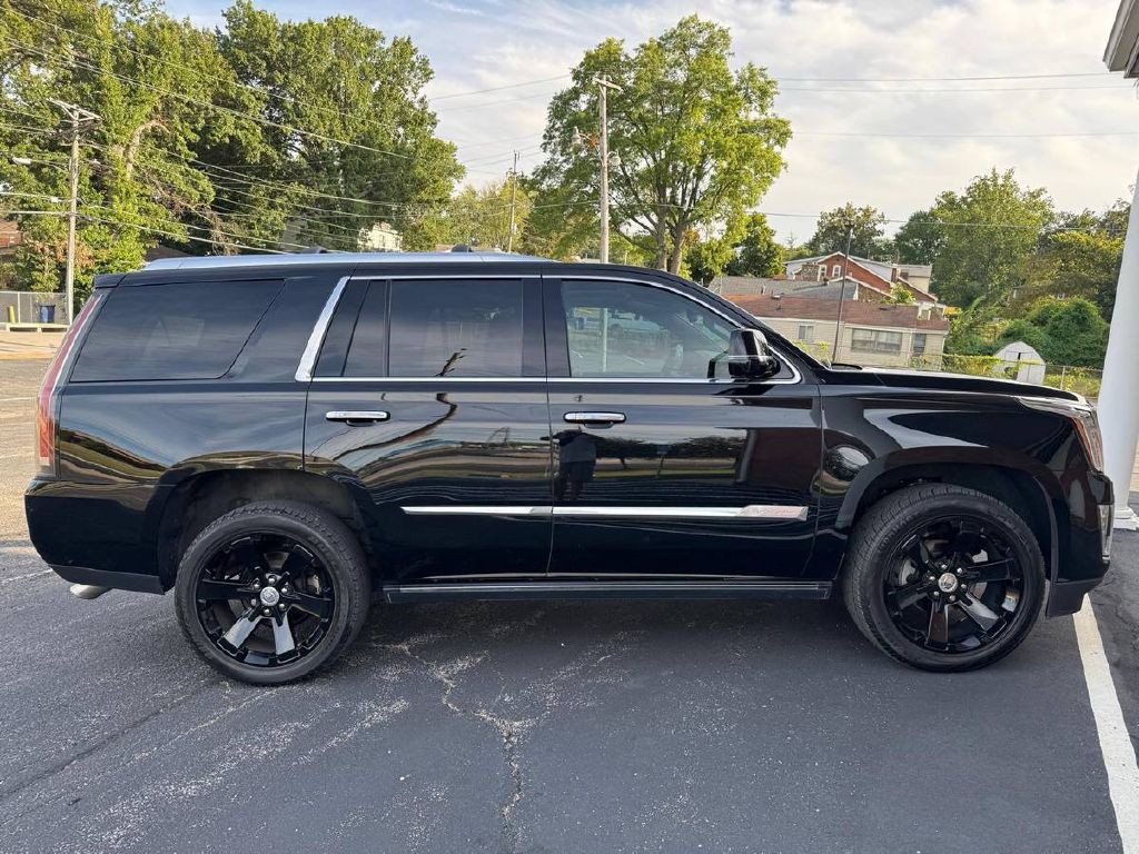 2016 Cadillac Escalade Image 4