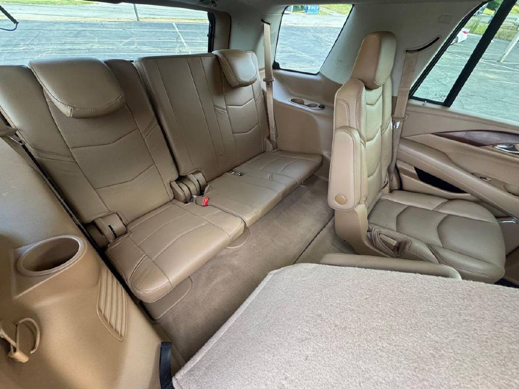 2016 Cadillac Escalade Image 15