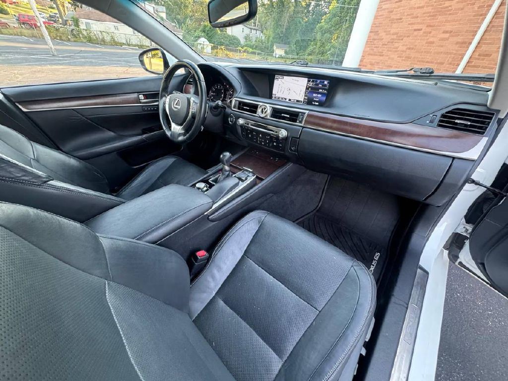 2015 Lexus GS Image 12