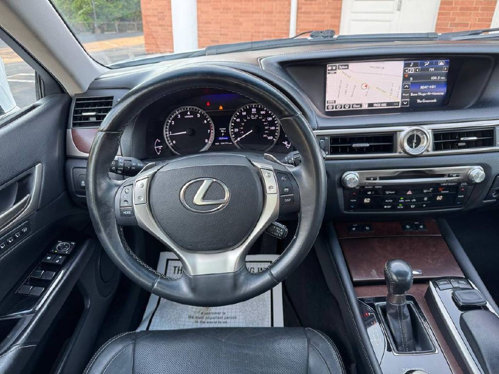 2015 Lexus GS Image 17