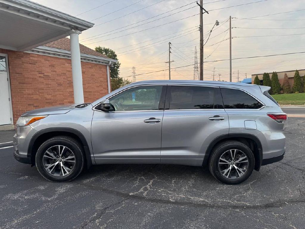 2016 Toyota Highlander Image 5