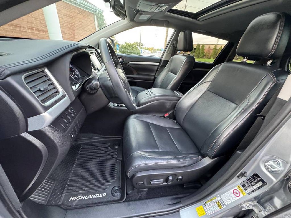2016 Toyota Highlander Image 9