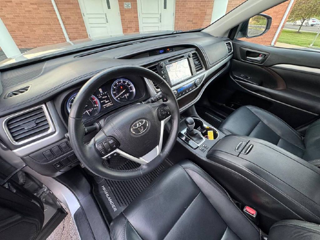 2016 Toyota Highlander Image 10