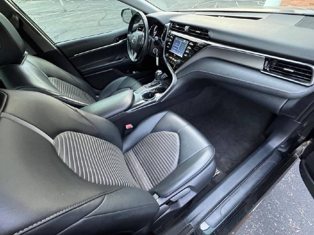 2020 Toyota Camry Image 12