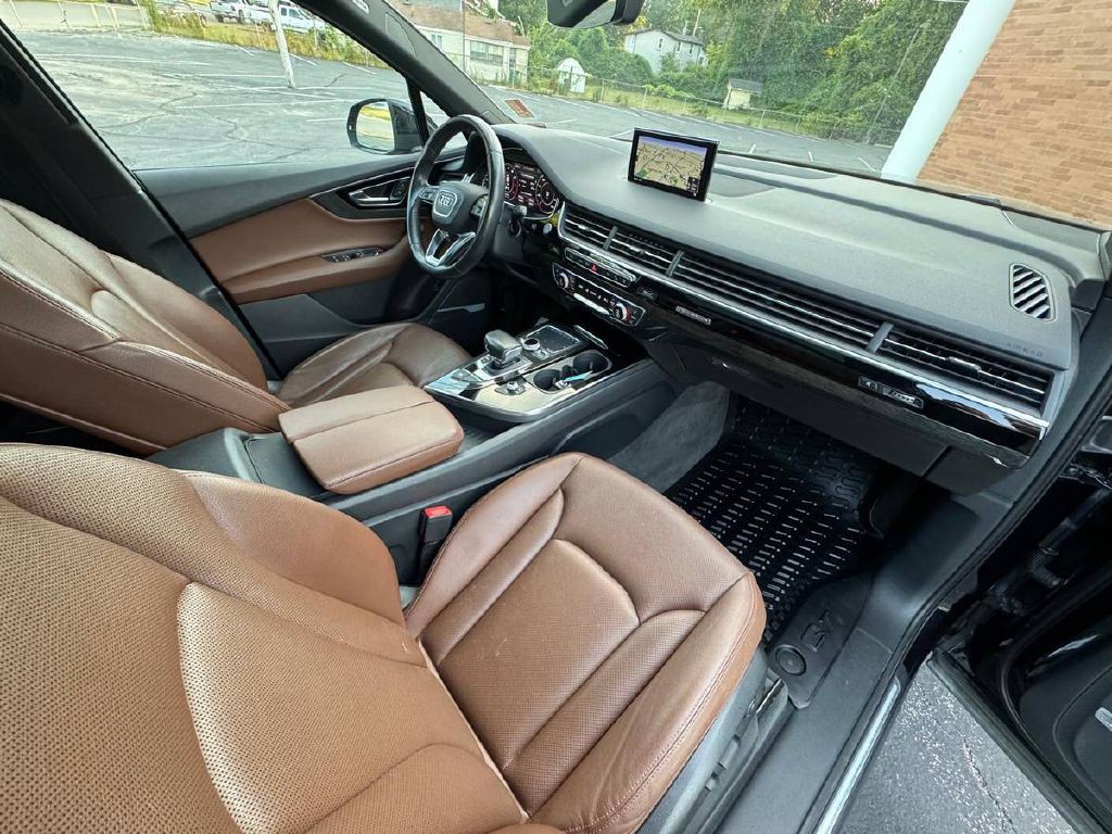 2017 Audi Q7 Image 12