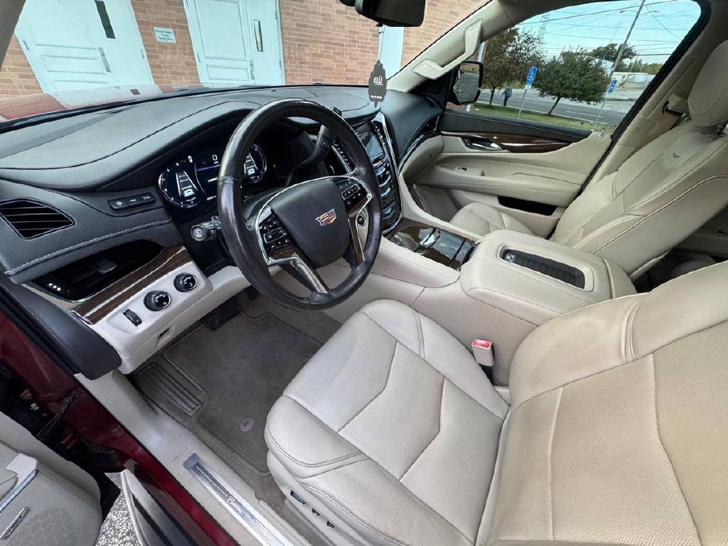 2020 Cadillac Escalade Image 10