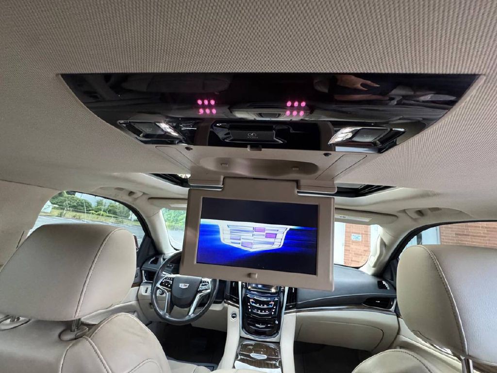 2020 Cadillac Escalade Image 16