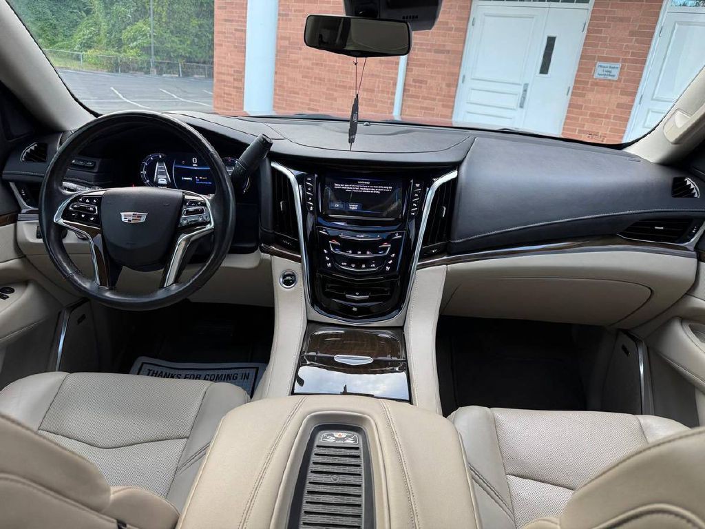 2020 Cadillac Escalade Image 18