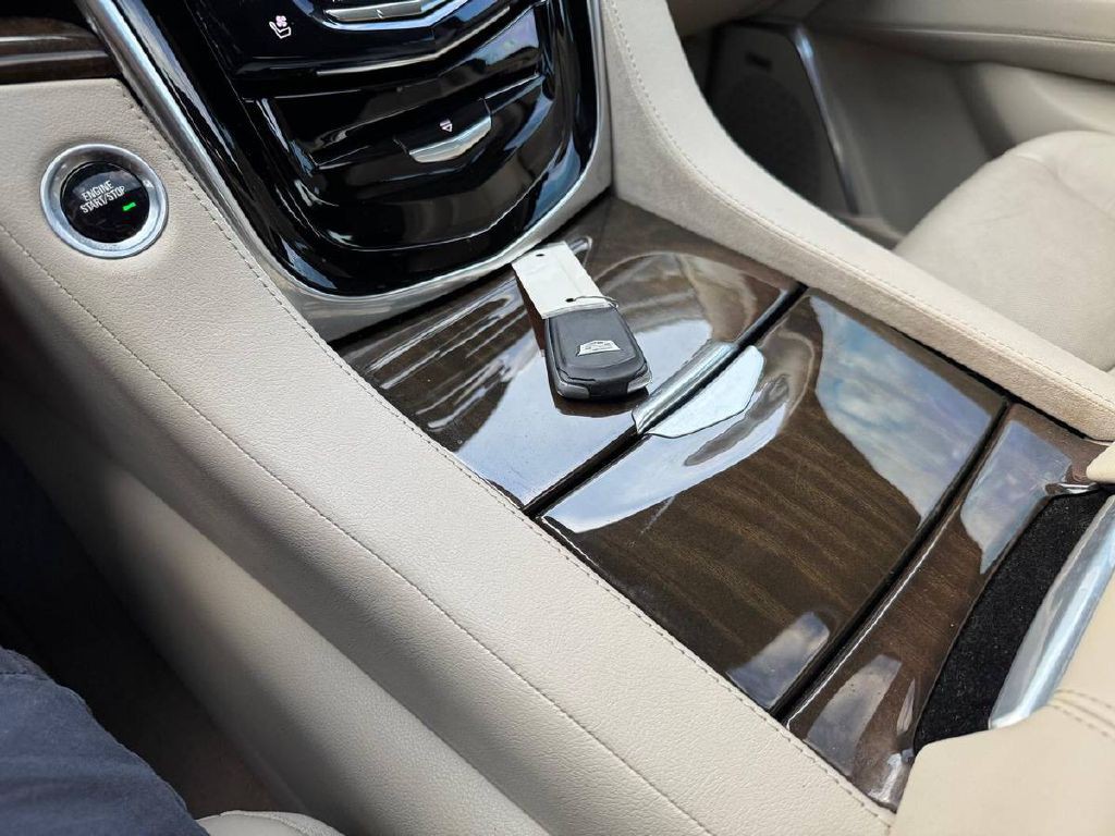 2020 Cadillac Escalade Image 22