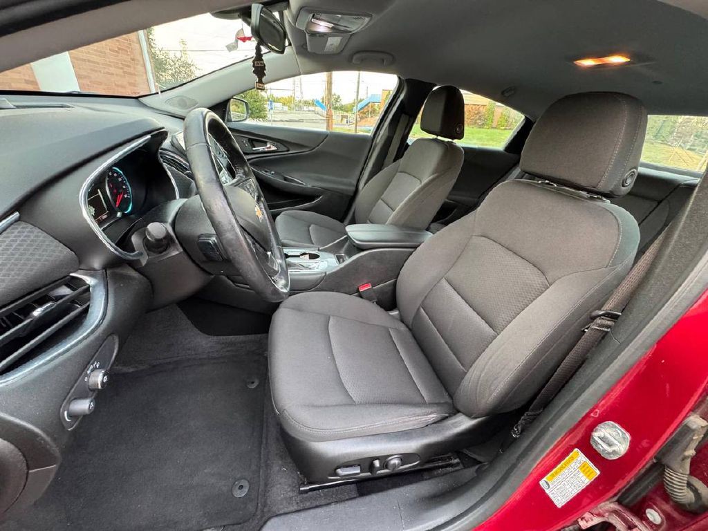 2018 Chevrolet Malibu Image 9