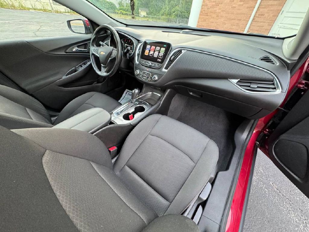 2018 Chevrolet Malibu Image 12