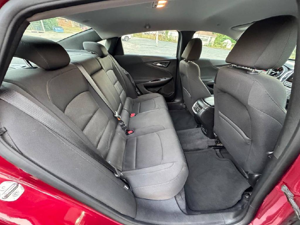 2018 Chevrolet Malibu Image 14