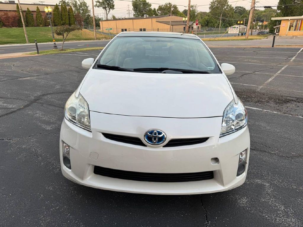 2011 Toyota Prius Image 2