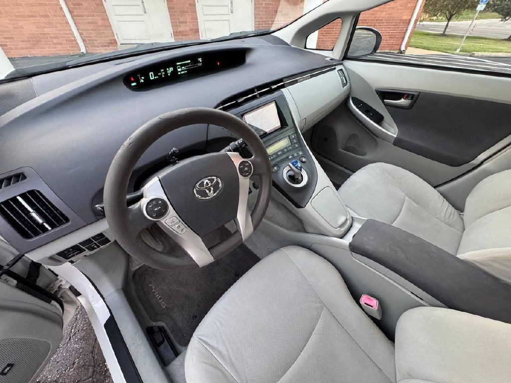 2011 Toyota Prius Image 11