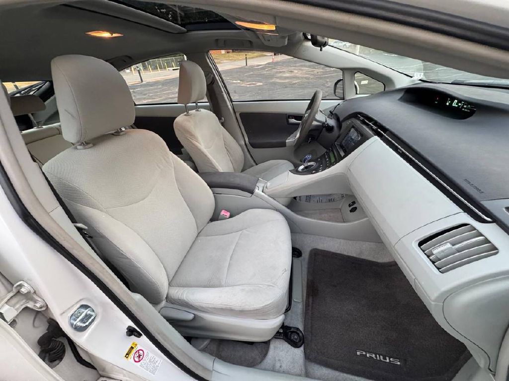 2011 Toyota Prius Image 12
