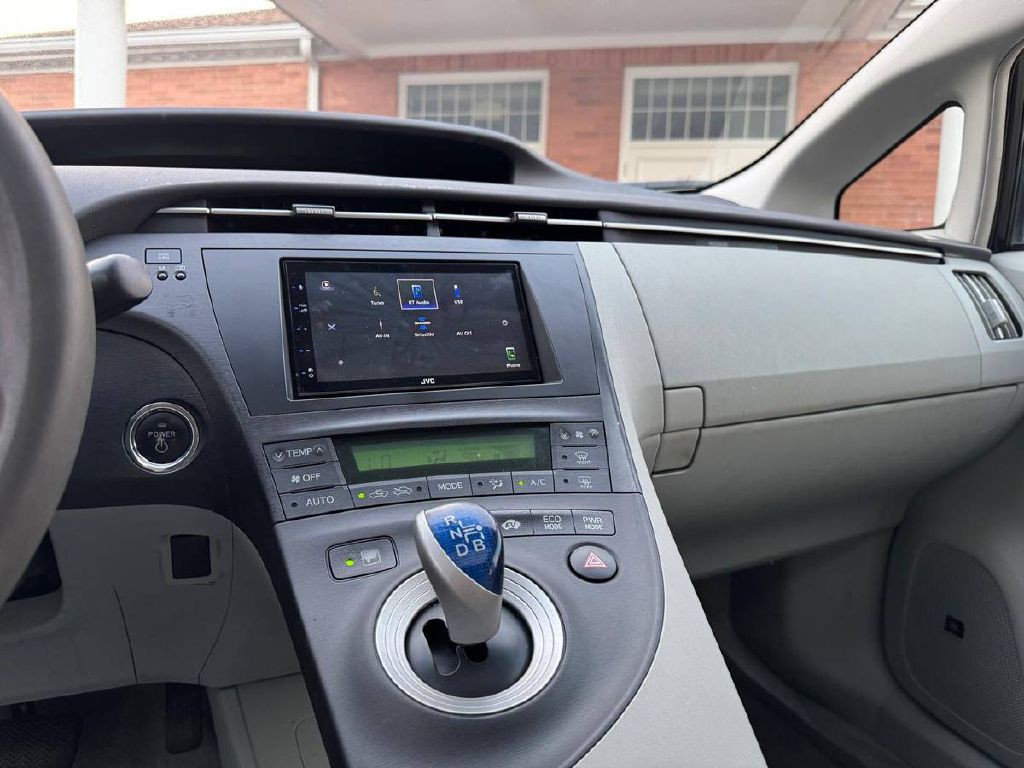 2011 Toyota Prius Image 18