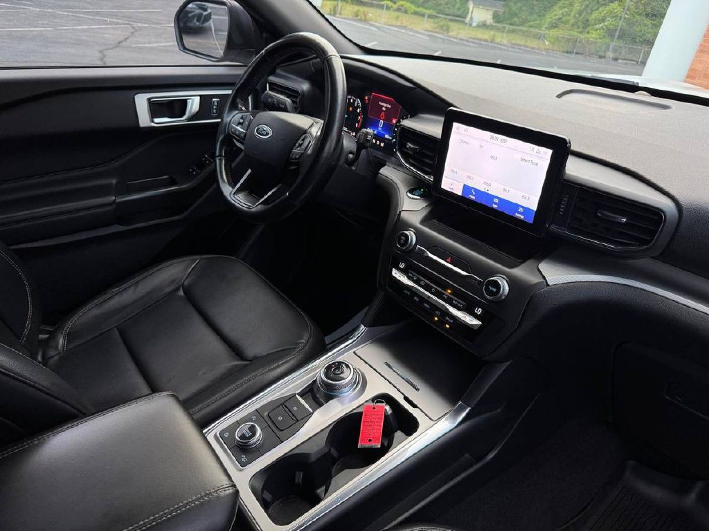 2020 Ford Explorer Image 12