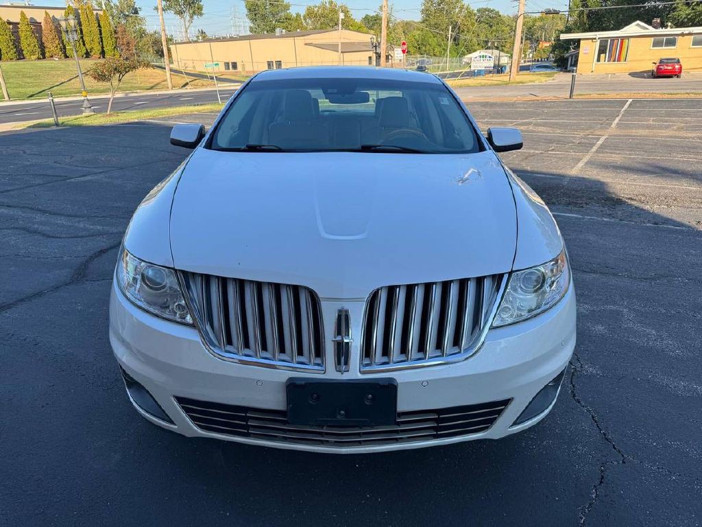2011 Lincoln MKS Image 2