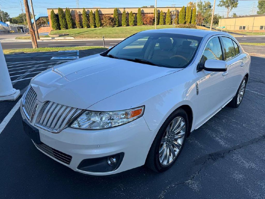 2011 Lincoln MKS Image 3