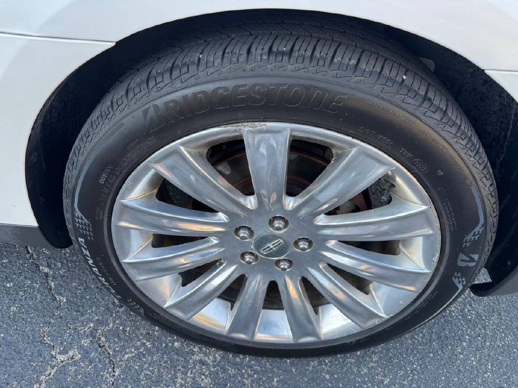 2011 Lincoln MKS Image 22