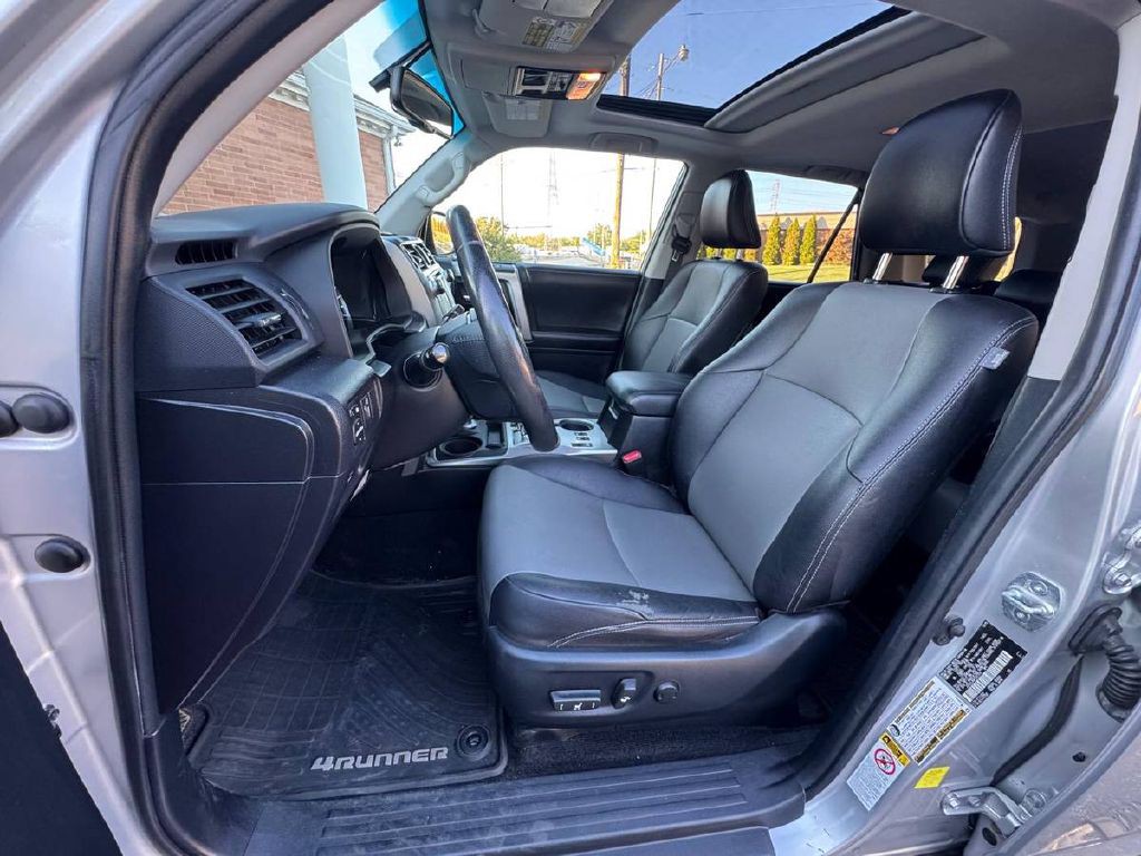 2015 Toyota 4Runner Image 9
