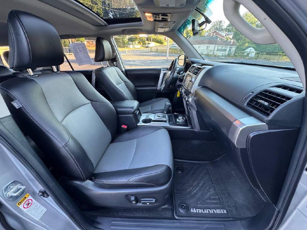 2015 Toyota 4Runner Image 11