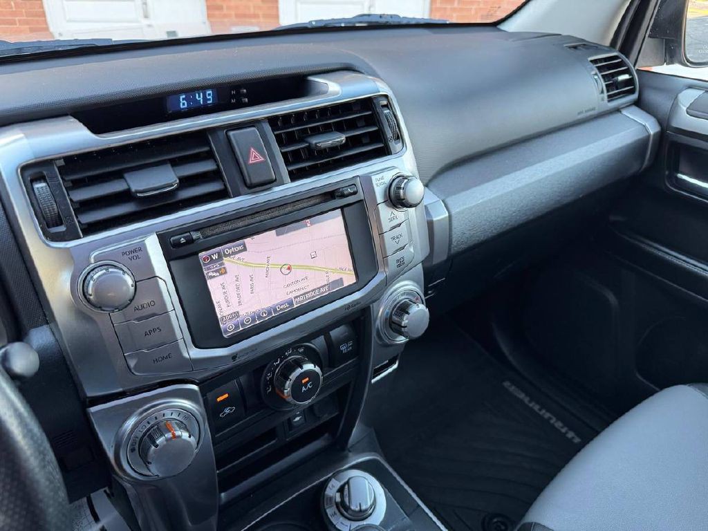 2015 Toyota 4Runner Image 18