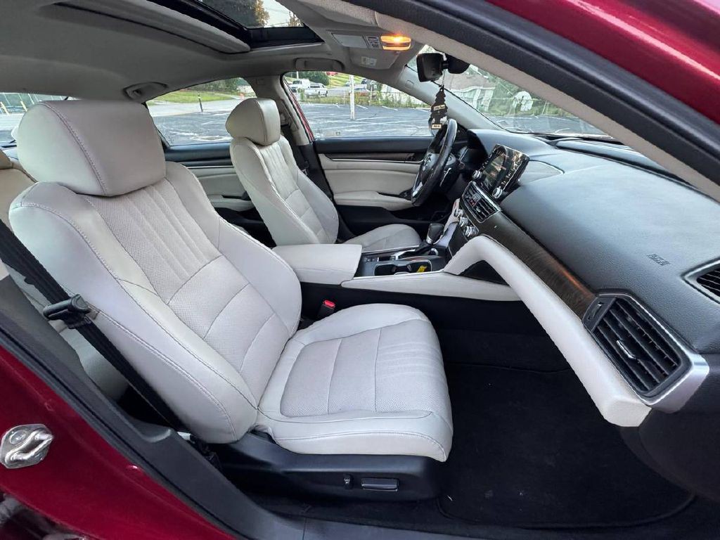 2018 Honda Accord Image 11
