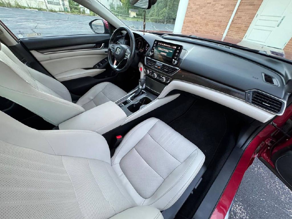2018 Honda Accord Image 12