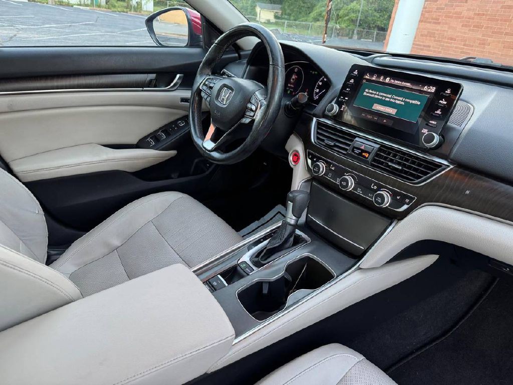 2018 Honda Accord Image 13